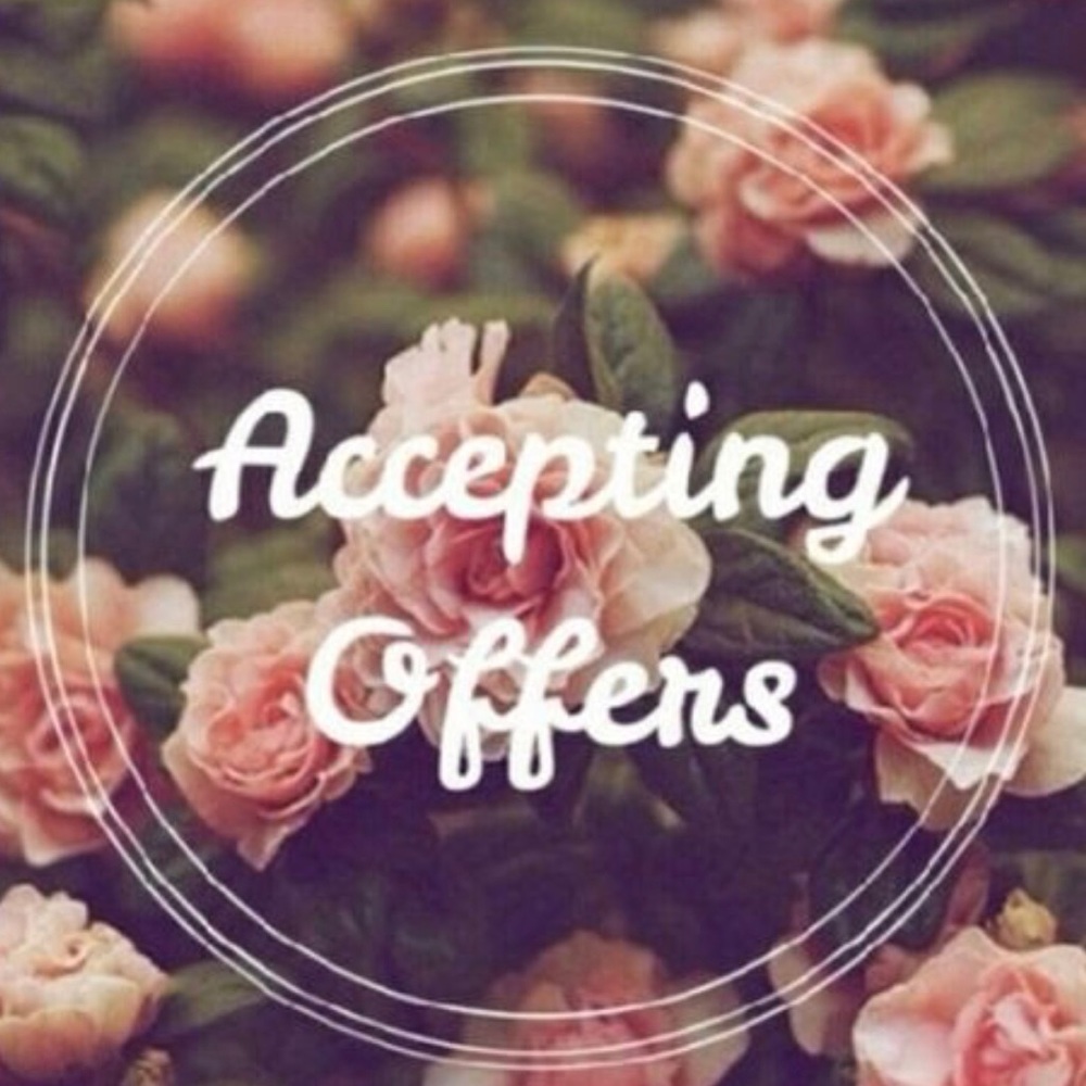 💕ACCEPTING OFFERS 🌸